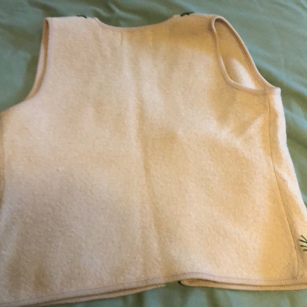 Vest - Picture 2 of 4